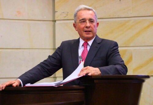 quien es alvaro uribe